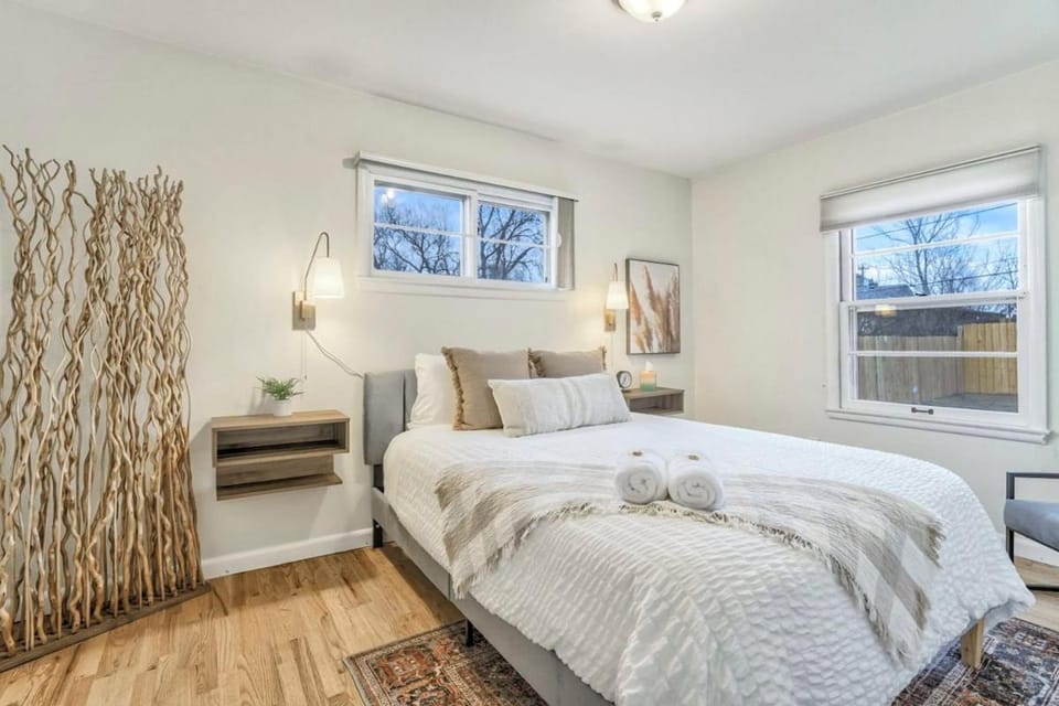 El Sereno Ascent Pet-Friendly Executive Home House in Colorado Springs