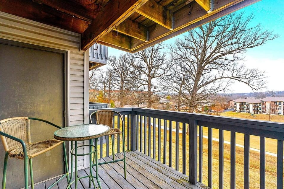 View (from property/room), Balcony/Terrace, Seating area, Dining area