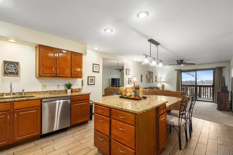 Kitchen or kitchenette, Seating area, Dining area