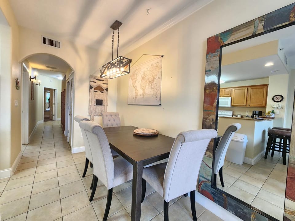 Orlando 1st Floor - 5 min Disney Apartment in Orlando