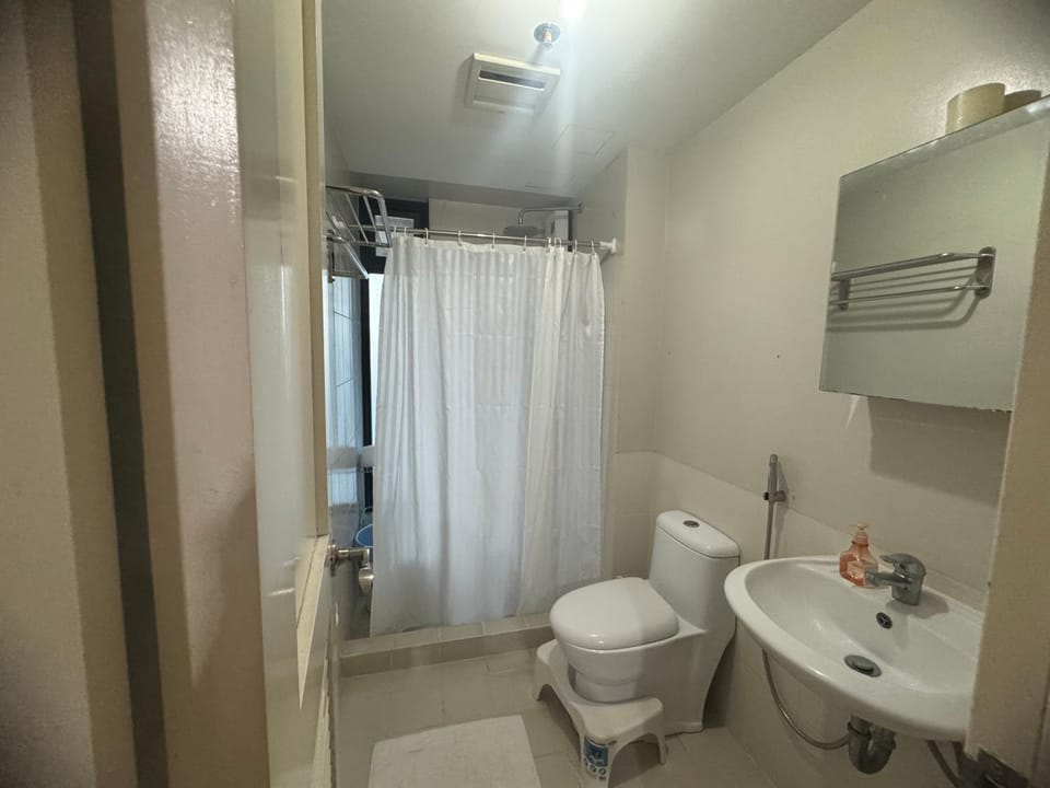 FLAIR Condotel 1 BR Near MRT EDSA Shangrila Megamall Lightmall Apartment in Mandaluyong
