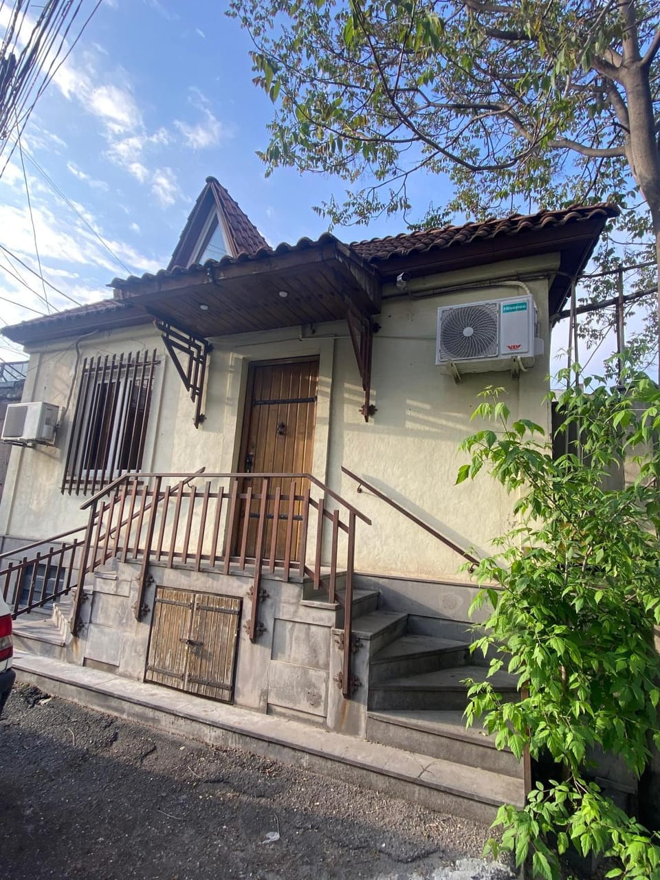 Property building, Day