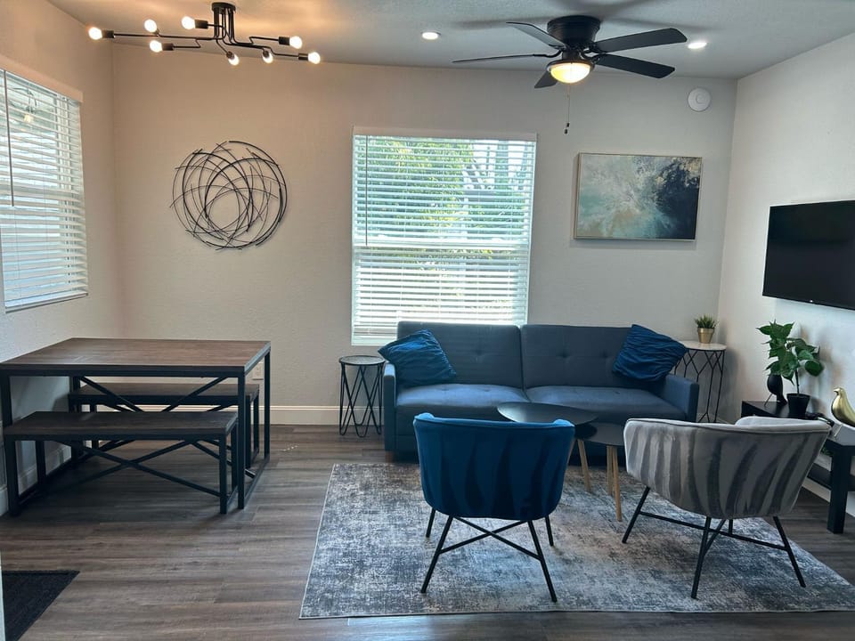 Serenity Bungalow Near Armature Works & Riverwalk Apartment in Tampa