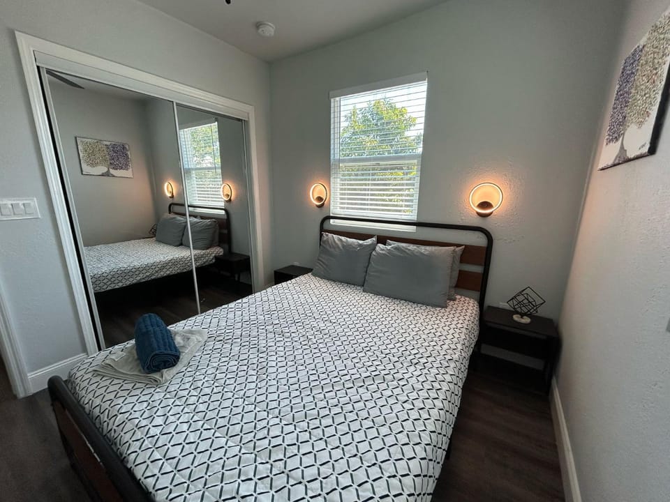 Serenity Bungalow Near Armature Works & Riverwalk Apartment in Tampa
