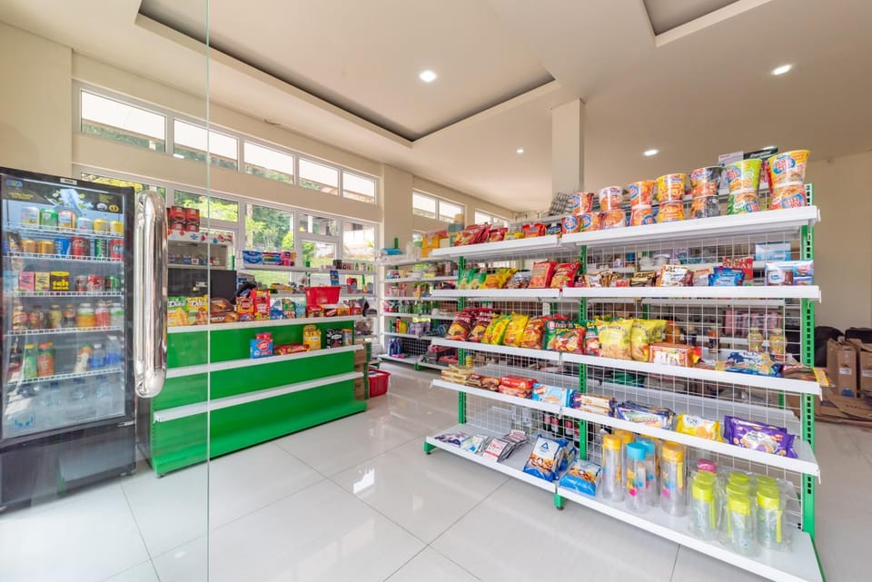 Supermarket/grocery shop