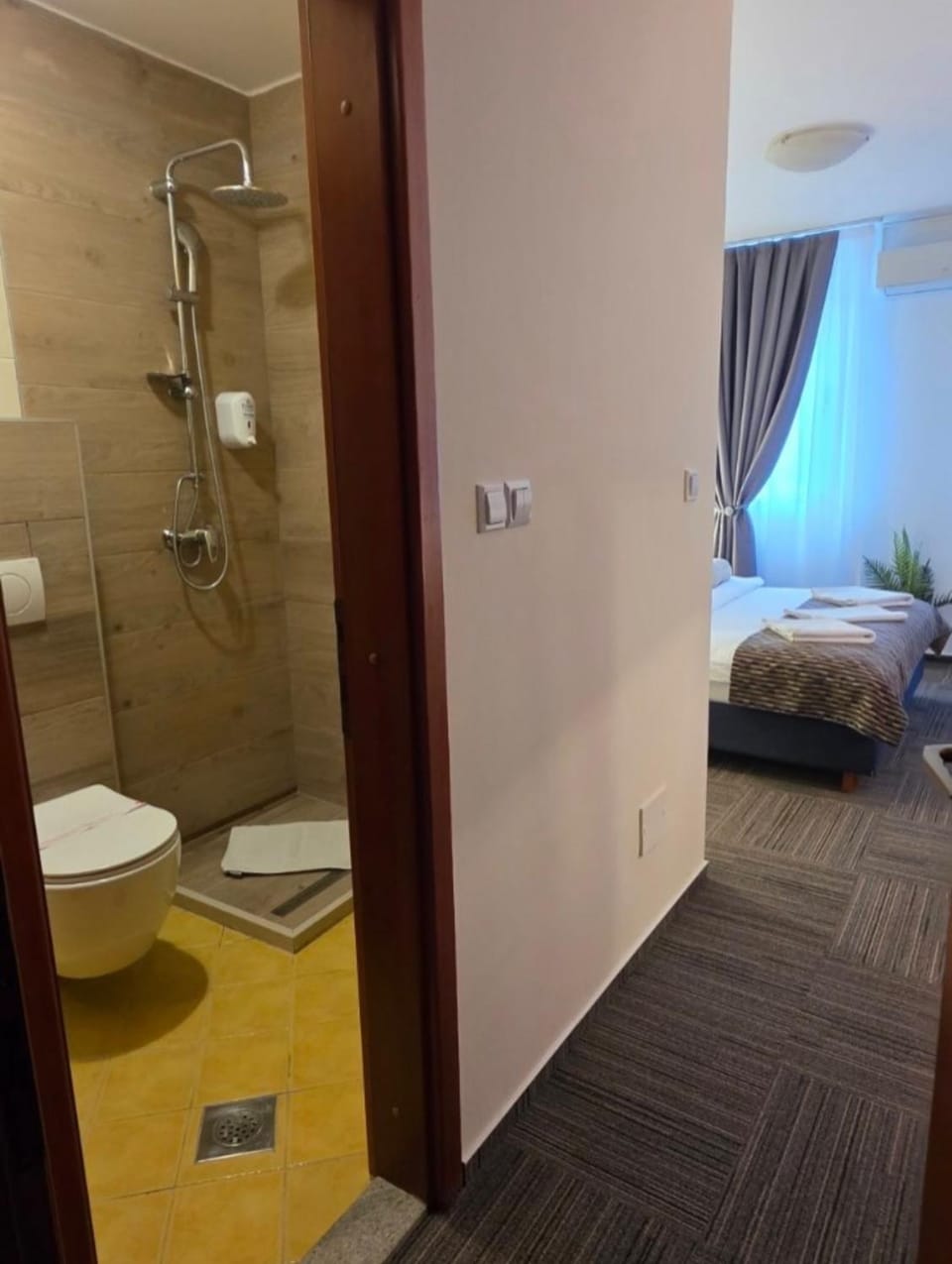 Shower, Toilet, Bathroom, Photo of the whole room