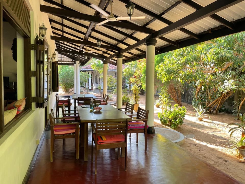 Property building, Patio, Restaurant/places to eat, Day, Garden, View (from property/room), Balcony/Terrace, Balcony/Terrace, Dining area, Garden view, Breakfast, fireplace, VIP
