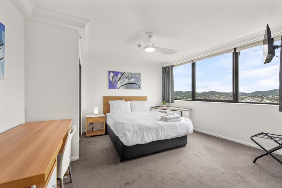 Good Value 2BR Near Stadium & River with WiFi Apartment in Brisbane City
