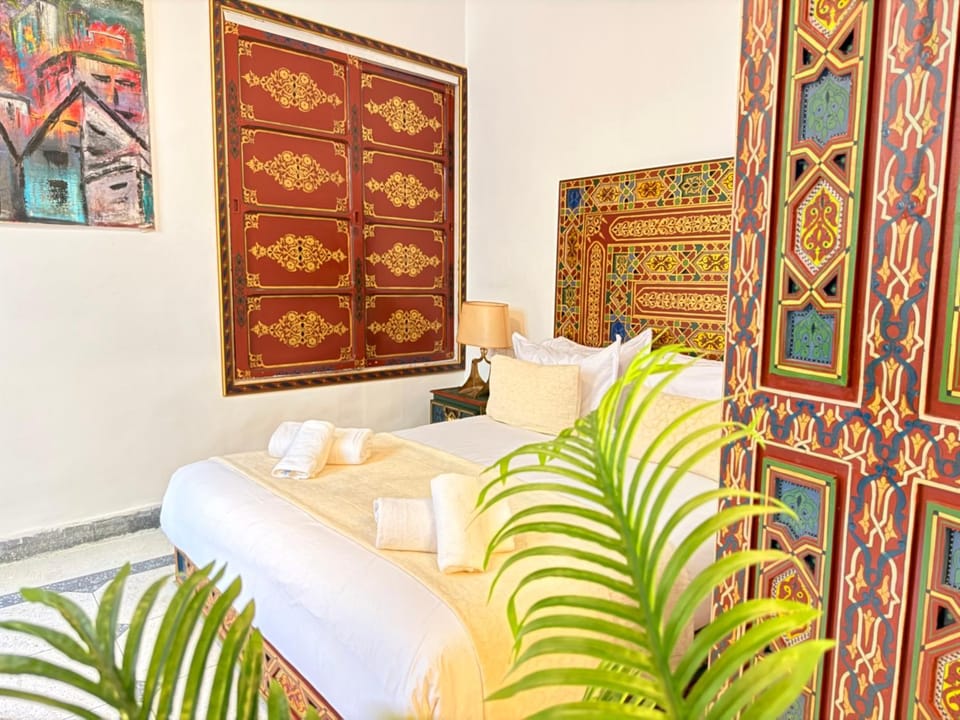 Bed, Photo of the whole room, Decorative detail, Bedroom