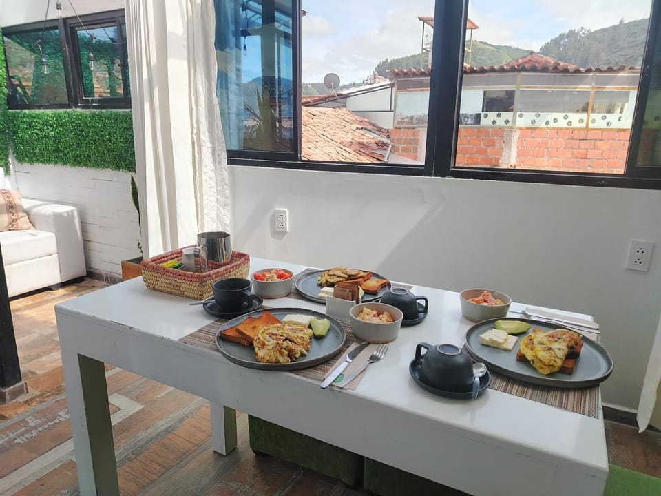 Mountain view, Breakfast