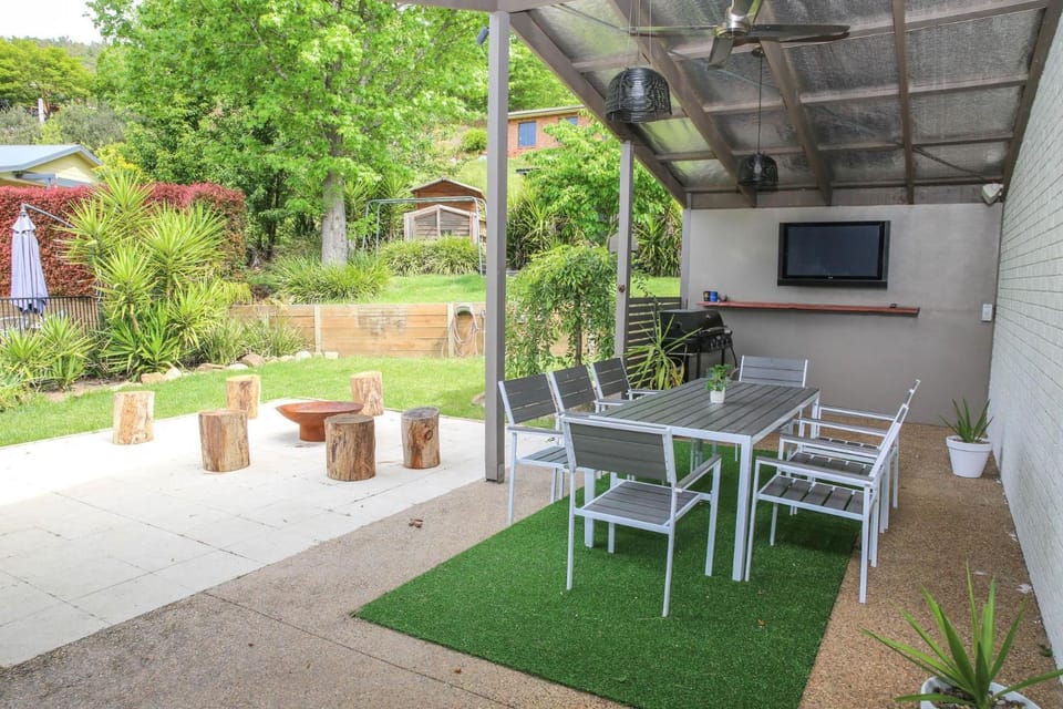 Patio, Garden, TV and multimedia, Garden view, fireplace, pet friendly