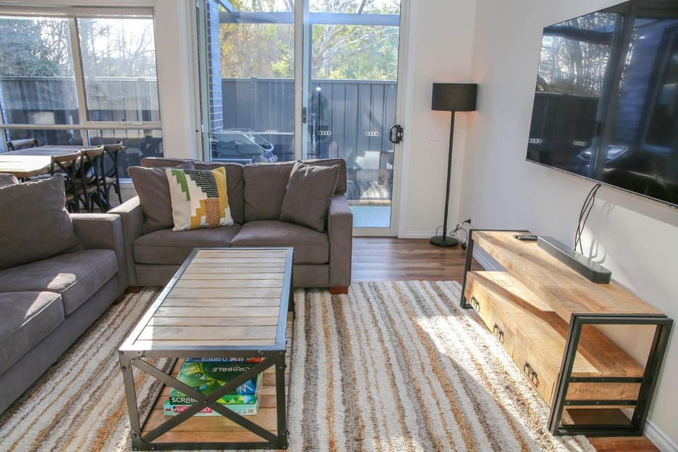 Patio, BBQ facilities, TV and multimedia, Living room, Seating area