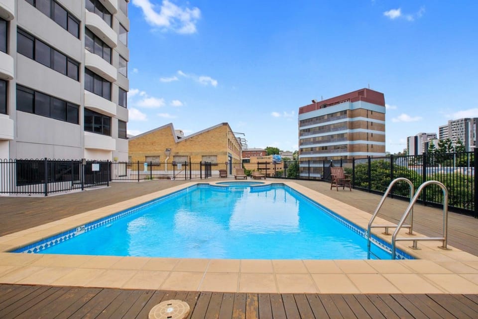 CBD Apt Near Stadium with Mountain Views! Apartment in Brisbane City
