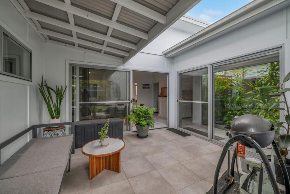 Secret Sanctuary On Seagrass by Book Jervis Bay Luxury Coastal Retreat in Jervis Bay House in Vincentia