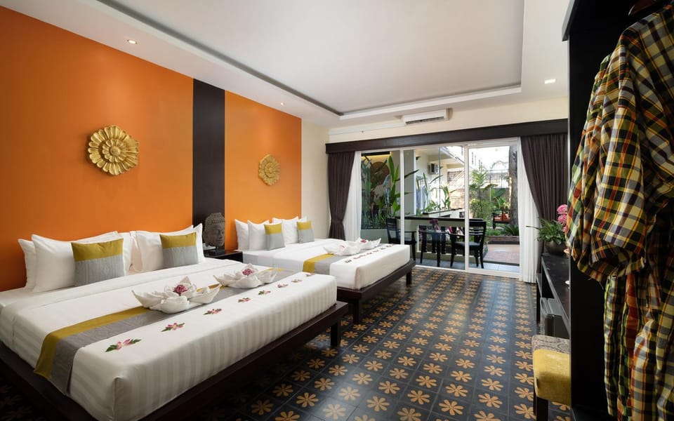 Bed, Balcony/Terrace, Photo of the whole room, Seating area, Dining area, Bedroom, Area and facilities, towels, air conditioner