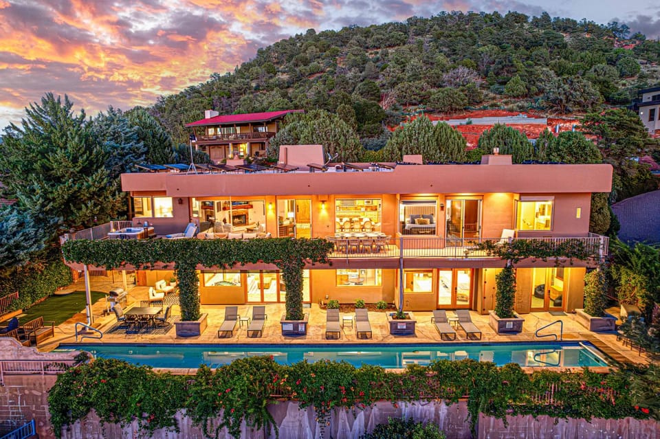 Property building, Bird's eye view, Balcony/Terrace, Swimming pool
