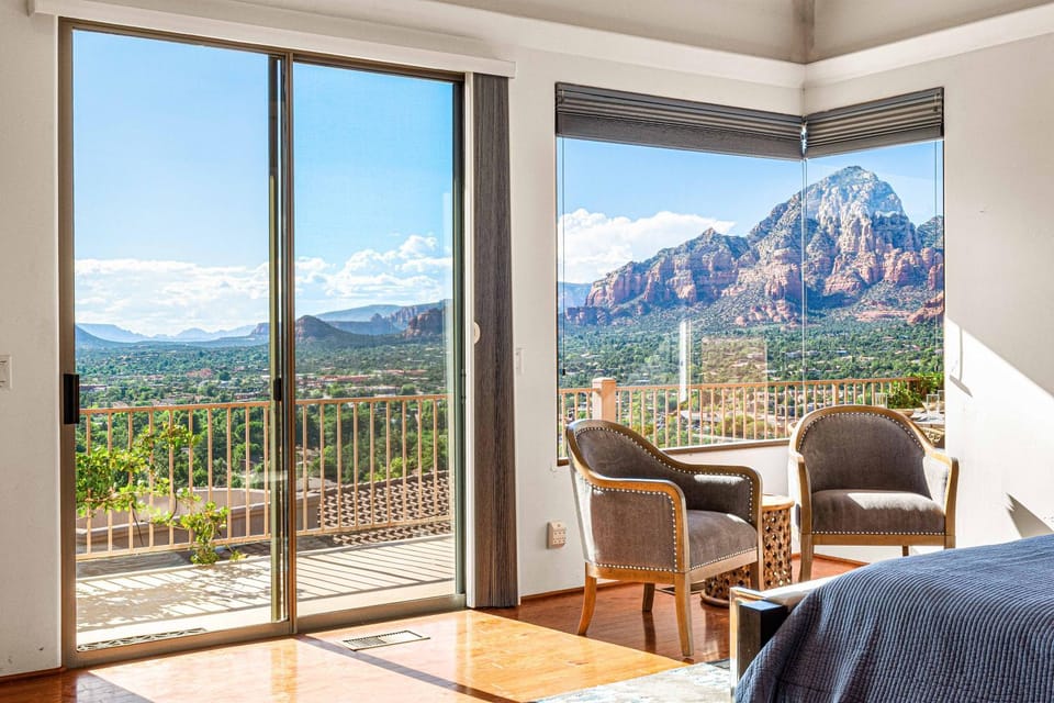 Bed, View (from property/room), Seating area, Bedroom, Mountain view