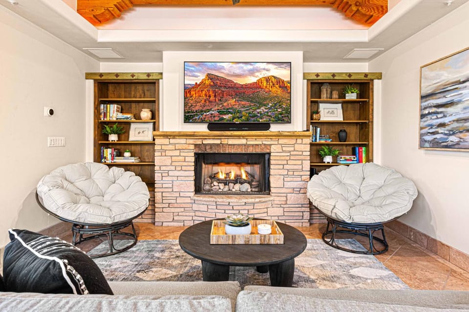 Panoramic Sedona Views, Game Room, Pool, Hot Tub! House in Sedona