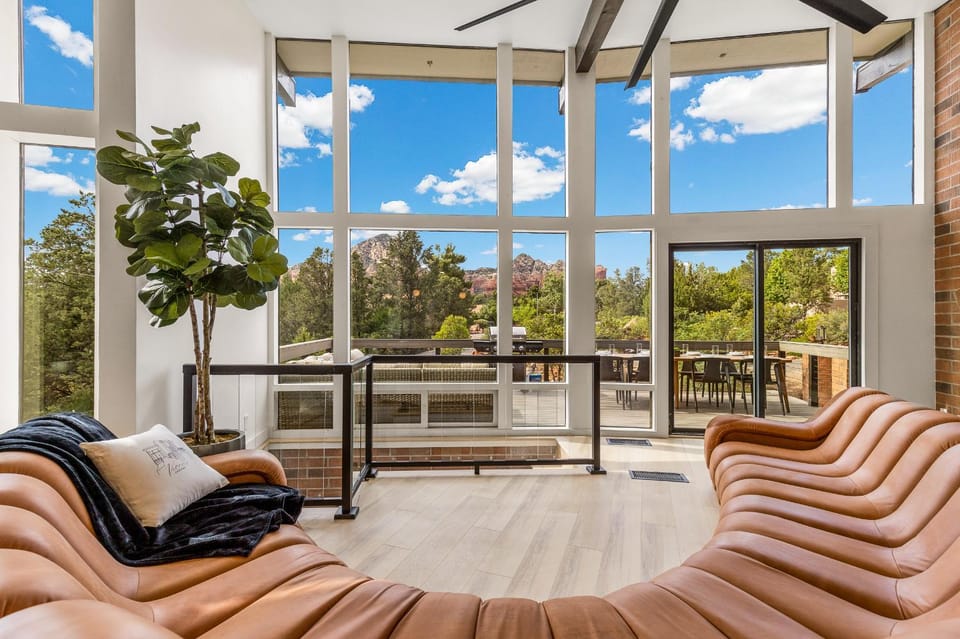 The Speakeasy: Brand New Pool, Hot Tub, Sauna, Cold Plunge House in Sedona