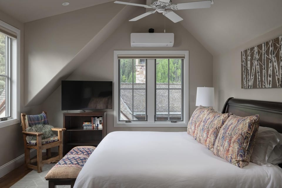 South Oak Retreat - convenient luxury by gondola! Villa in Telluride