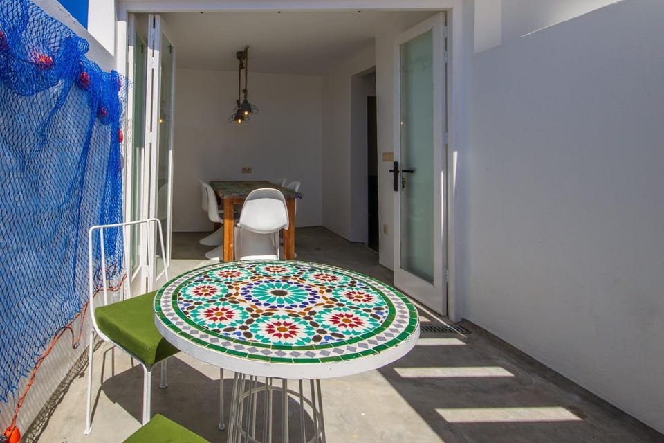 Patio, Day, Balcony/Terrace, Living room, Seating area, Dining area