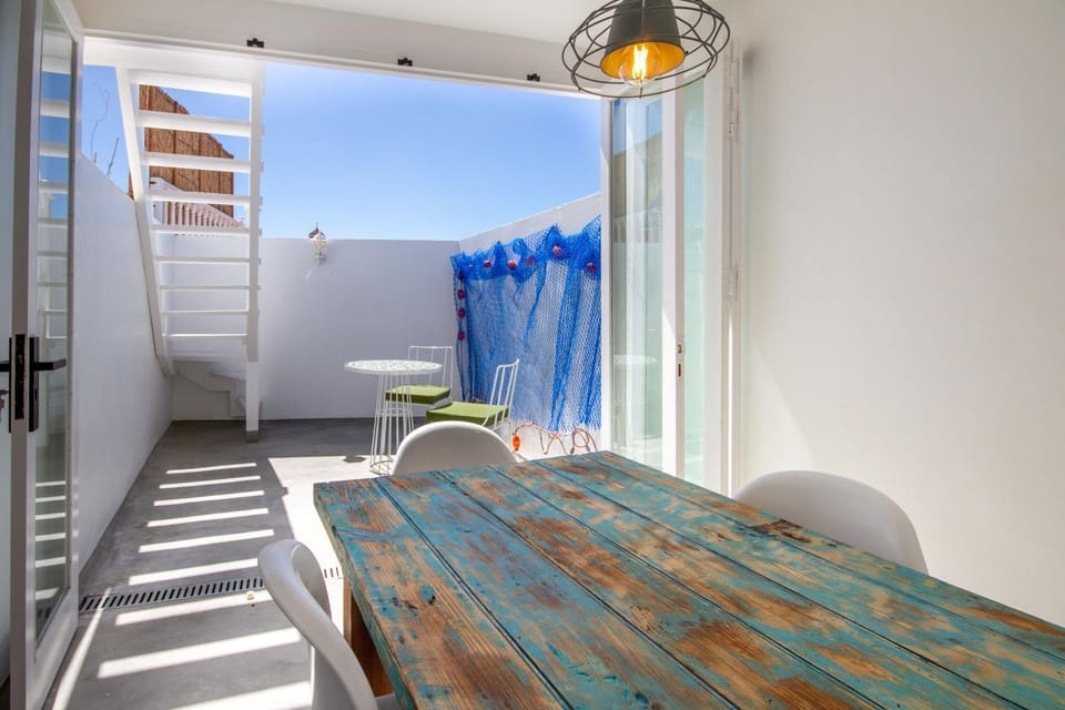 Bed, Balcony/Terrace, Photo of the whole room, Dining area, Bedroom