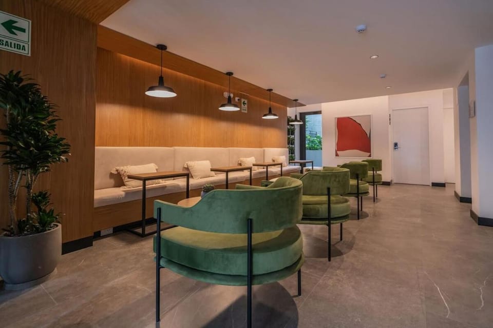 Seating area, Area and facilities