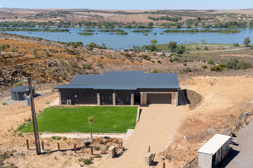 Riverstone Retreat House in Mannum