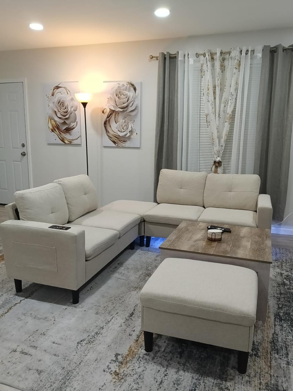 Relax & Stay Awhile Apartment in Detroit