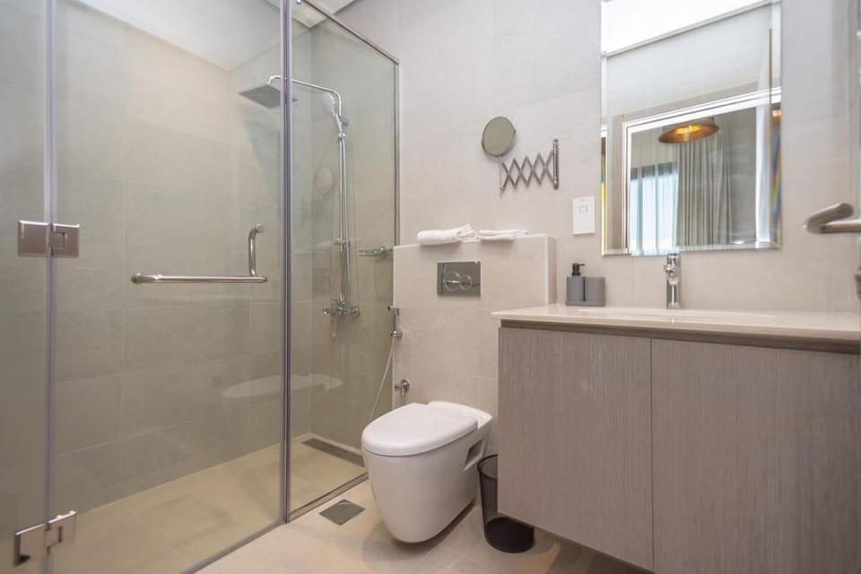 Shower, Toilet, Bathroom, towels