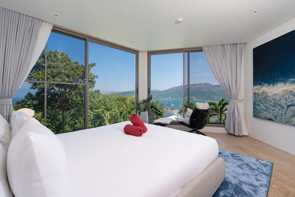 Bed, Natural landscape, Photo of the whole room, Bedroom, Sea view