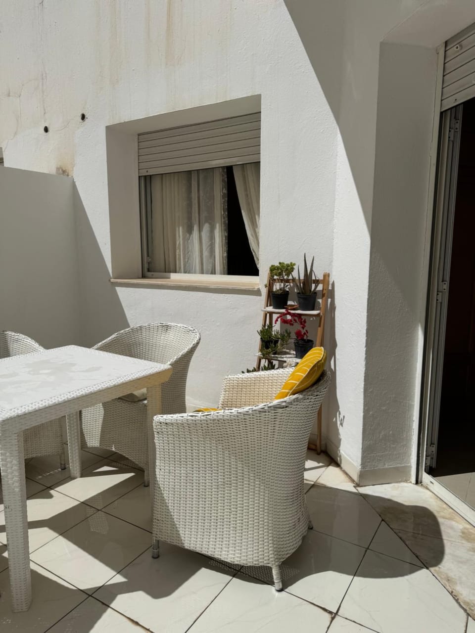 View (from property/room), Balcony/Terrace, Seating area, Dining area