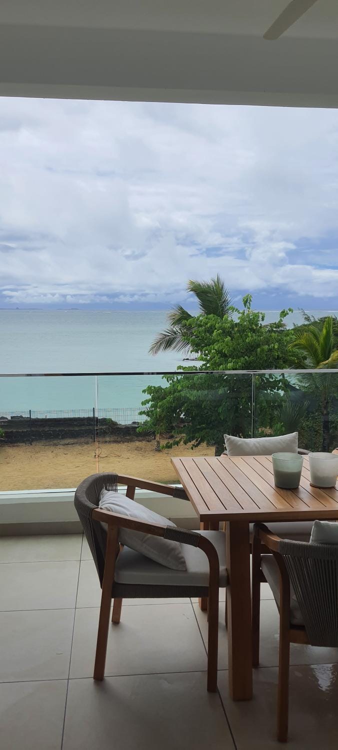 View (from property/room), Balcony/Terrace, Seating area, Dining area, Sea view