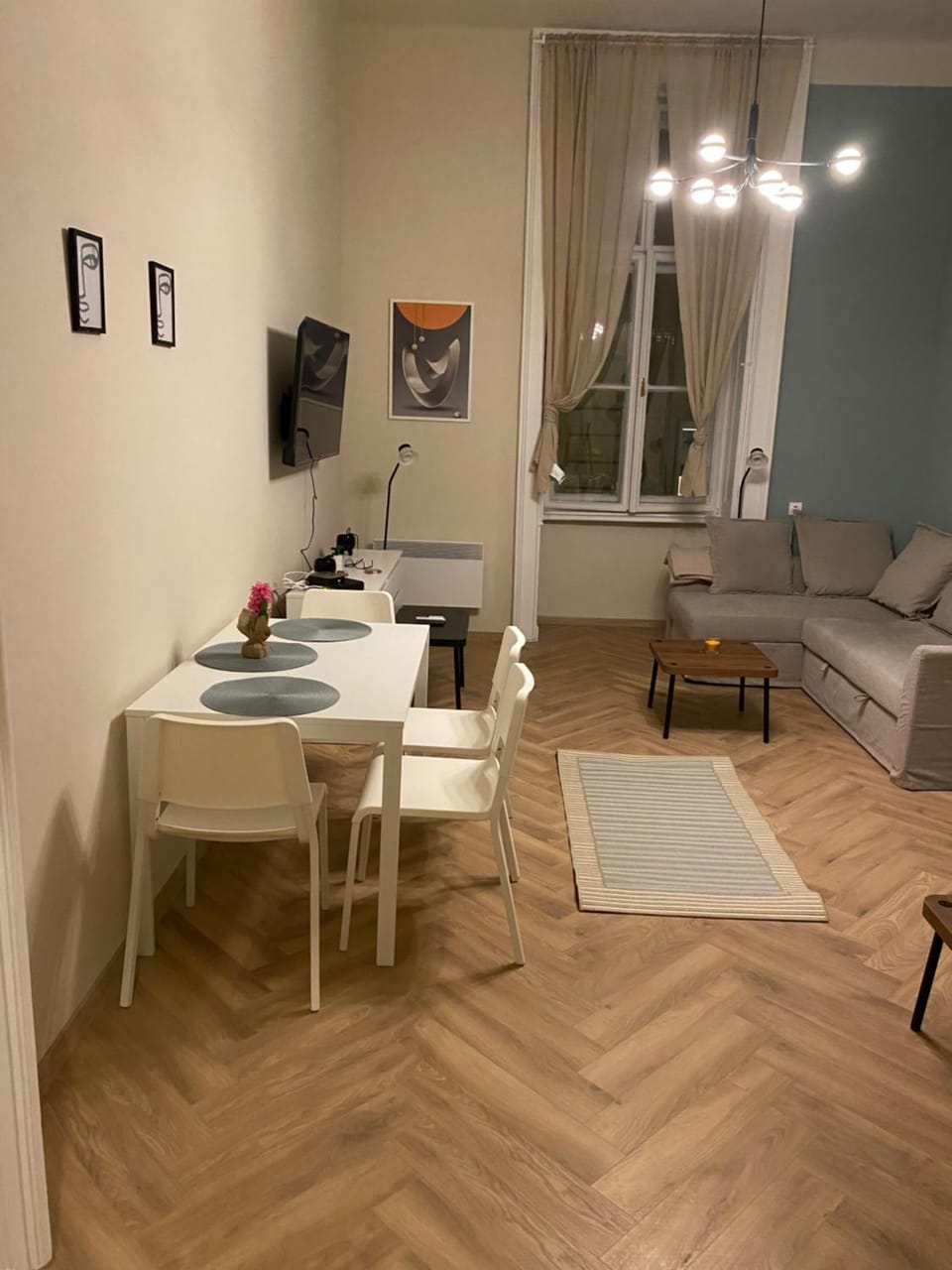 Living room, Seating area, Dining area
