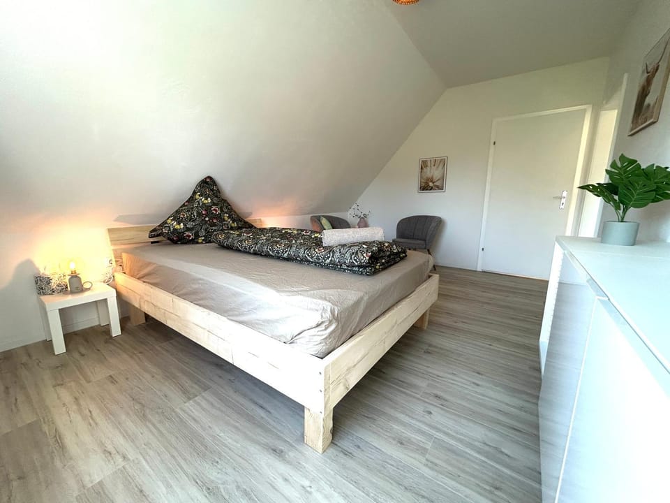 Bed, Bedroom