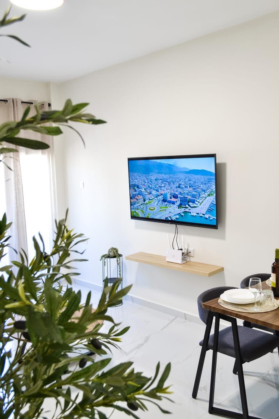TV and multimedia, Dining area, Evening entertainment