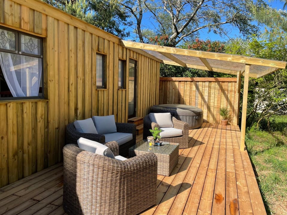 Le Gîte des Oiseaux Un Mobil-Home au Cœur des Champs House in Normandy