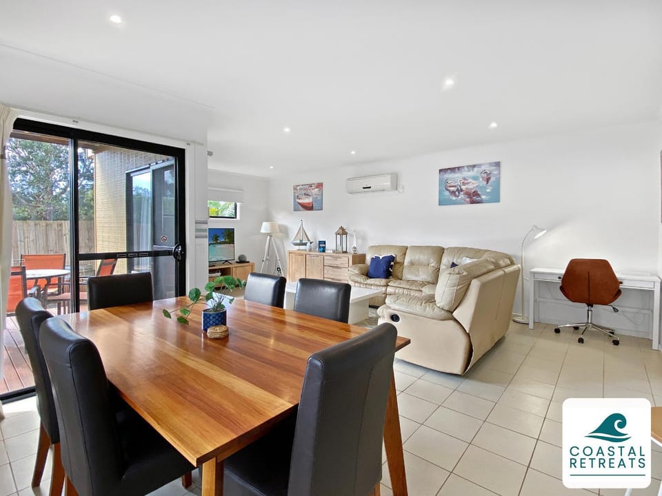 Living room, Dining area, Dinner