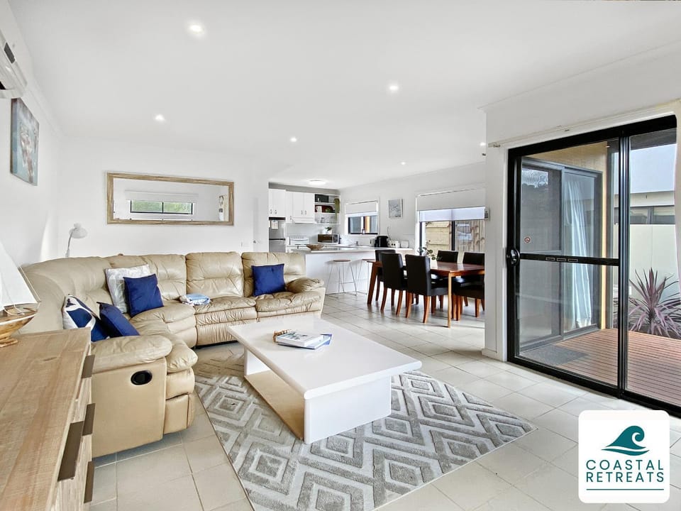 Living room, Dining area, air conditioner, air conditioner