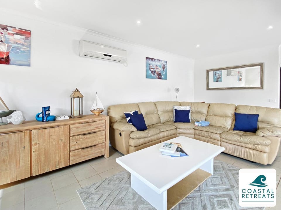 Living room, Lounge or bar