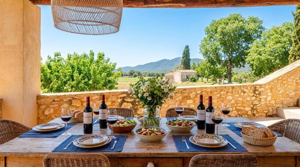 Masía La Torre Historia Encanto y Naturaleza a Solo 10 Minutos de Sitges Gran comodidad, Vista a los Viñedos en un pueblo autentico Villa in Garraf