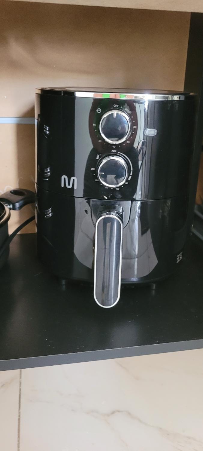 Kitchen or kitchenette, toaster