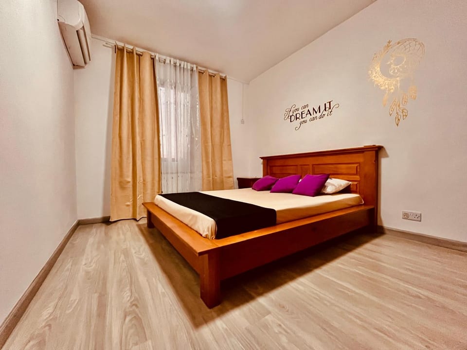 Bed, Bedroom, air conditioner