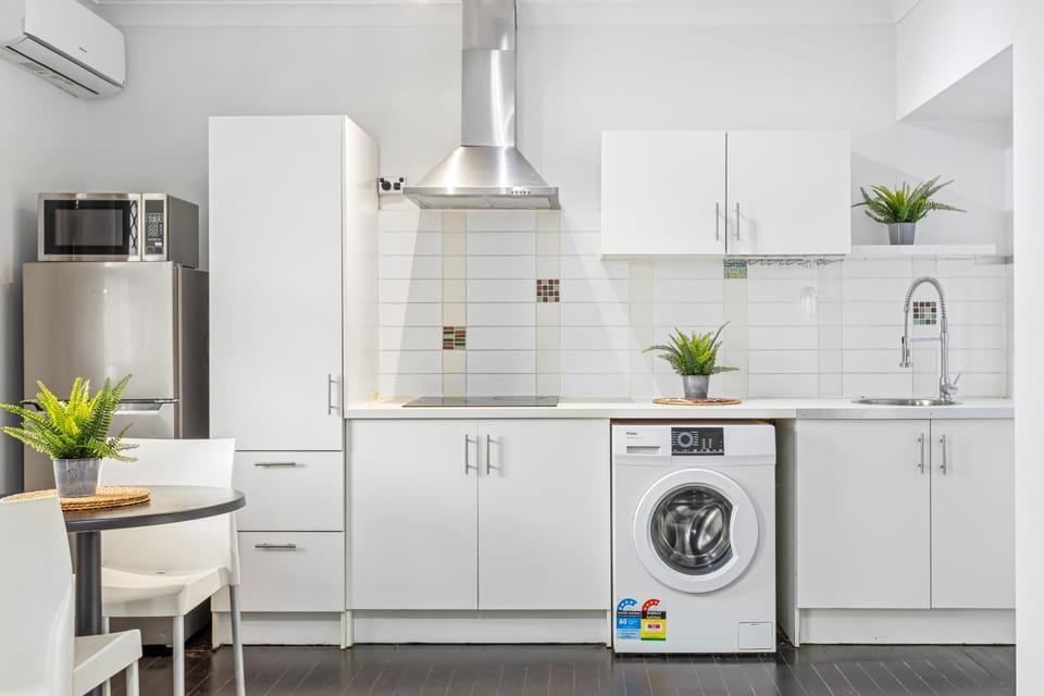 Peninsular Drive 1 bedroom Apartment in Surfers Paradise