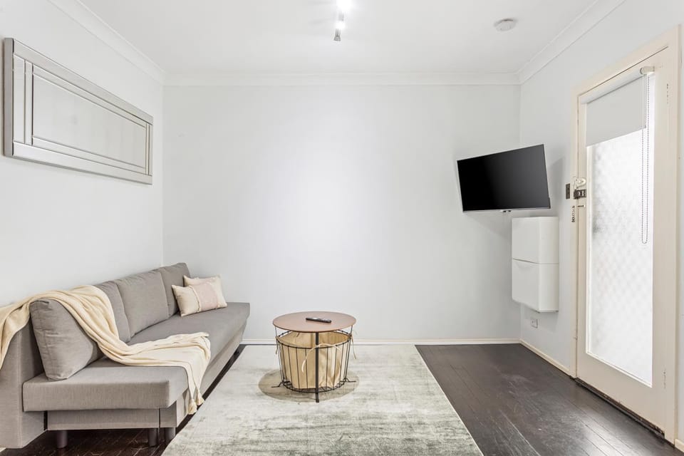 Peninsular Drive 1 bedroom Apartment in Surfers Paradise