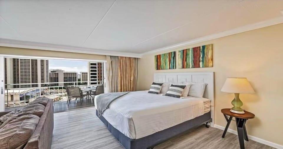 Bed, View (from property/room), Photo of the whole room, Seating area