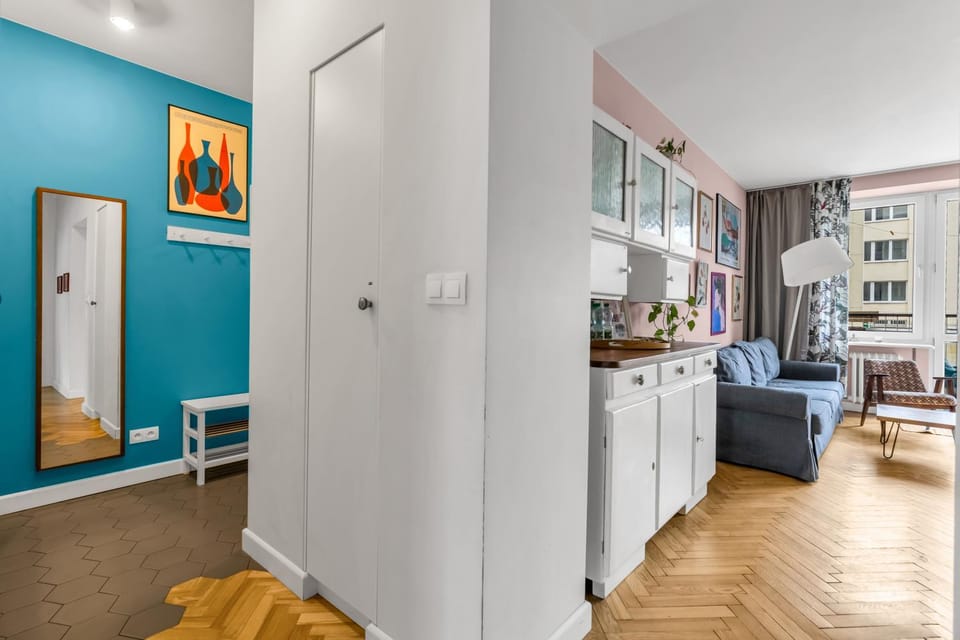 Kitchen or kitchenette, Living room, Seating area, Dining area, oven, stove