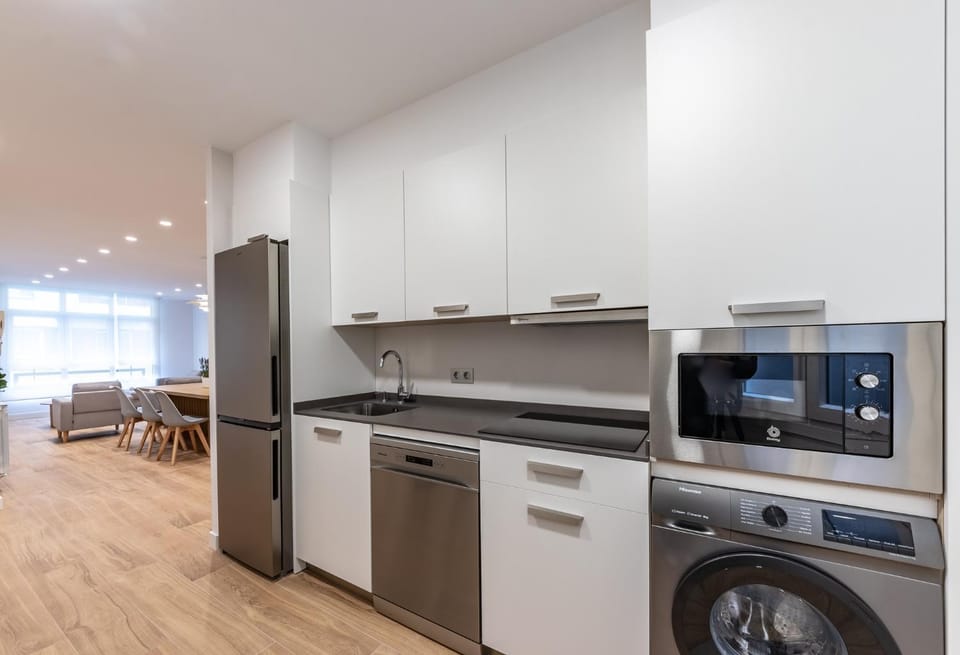 Kitchen or kitchenette, dishwasher, washing machine
