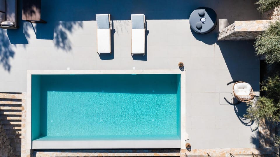 Swimming pool, Swimming pool