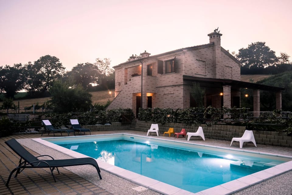 Villa Aurora - Osimo, nuova villa con piscina Villa in Marche